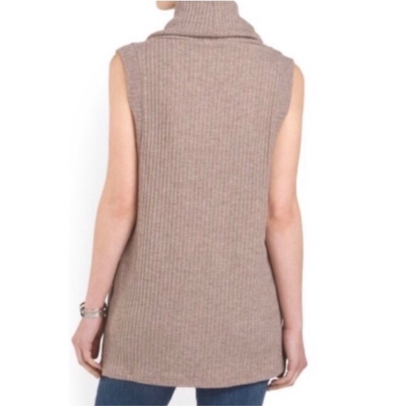 ✨Cowl neck tunic✨ - Picture 2 of 2